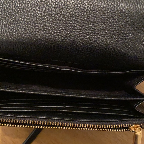 ***SOLD***Tory Burch Britten Crossbody Bag - Picture 6 of 8